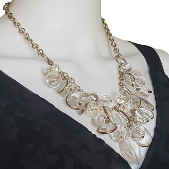 Vintage Beautiful Elegant Crystal Statement Necklace. - Picture 2 of 9